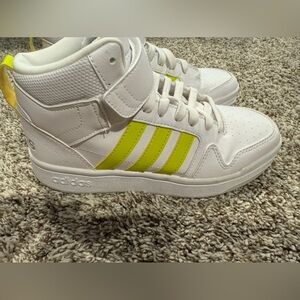 Youth size 5 Adidas